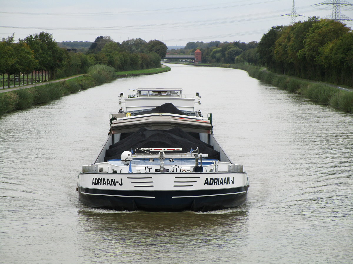 GMS ADRIAAN-J (02322824 , 105 x 10,5m) am 01.10.2020 im DATTELN-HAMM-KANAL vor der Eickelwegbrücke bei Waltrop auf Bergfahrt.