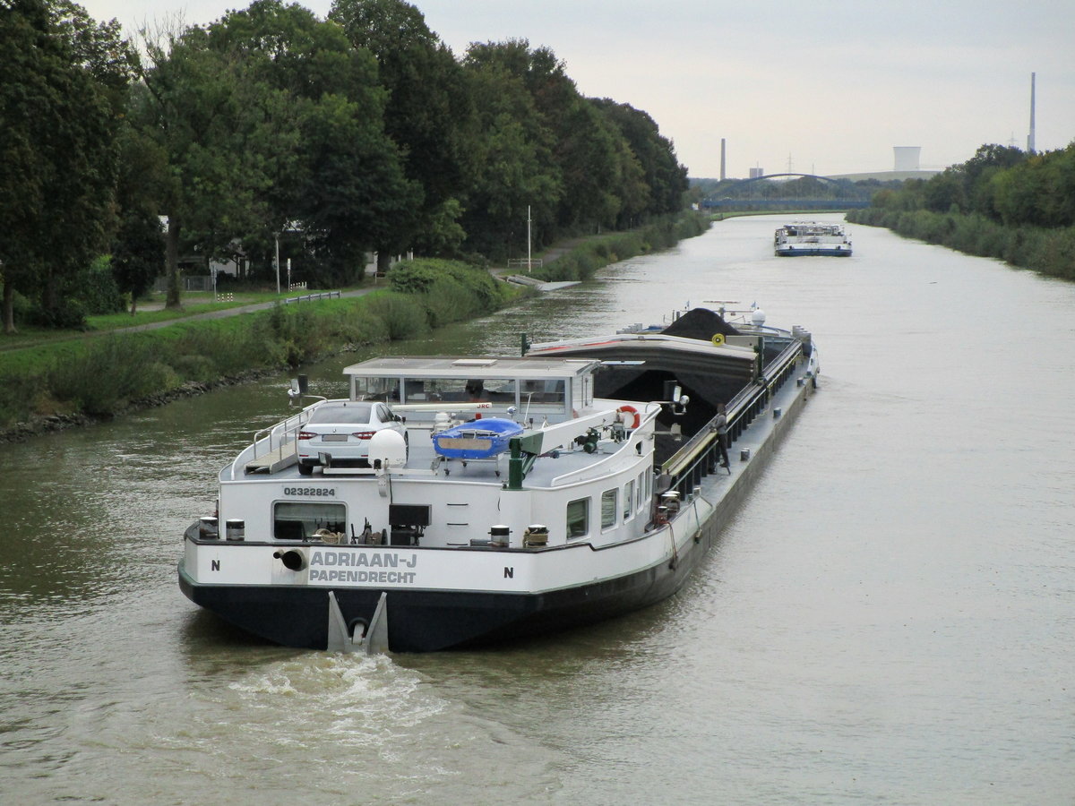 GMS ADRIAAN-J (02322824 , 105 x 10,5m) am 01.10.2020 im DATTELN-HAMM-KANAL Höhe Waltrop auf Bergfahrt.