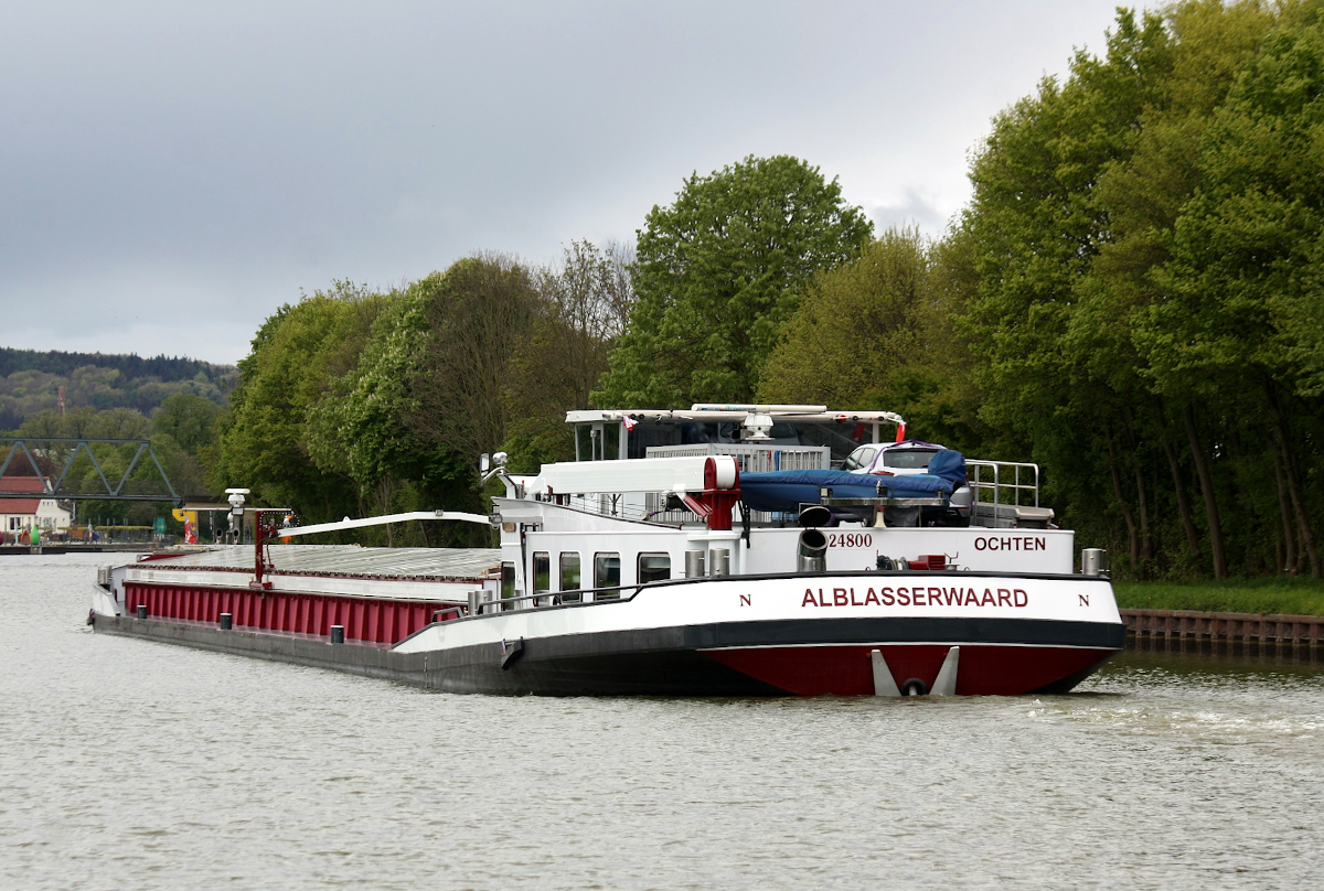 GMS ALBLASSERWAARD ENI:02324800) L86 m B.9,50 m T 1719 Flagge Niederlande auf dem MLK am 20.04.2024 in Bad Essen.