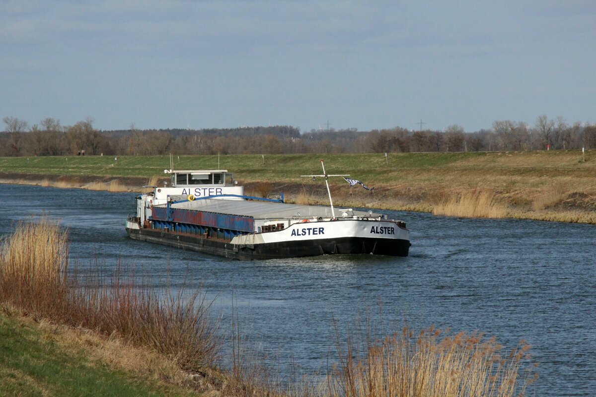 GMS  ALSTER  (04020080 , 80 x 9,50m)  am 29.03.2022 im  ELBE-SEITENKANAL  zw. Artlenurg / Elbe und dem Schiffshebewerk Scharnebeck auf Bergfahrt.