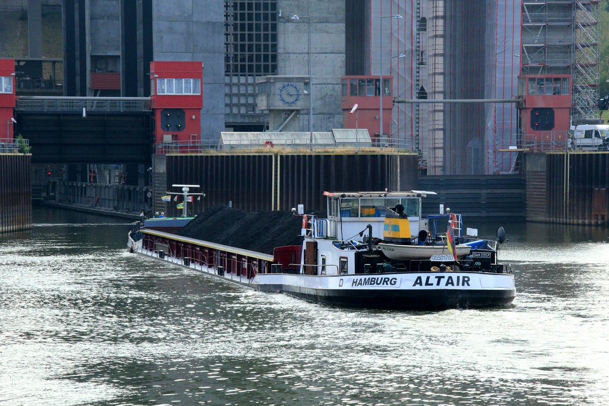 GMS Altair (05501760 , 85 x 9,5m) am 23.08.2018 bei der Einfahrt in die Ostkammer des Schiffshebewerkes Scharnebeck / ESK zur Bergfahrt.