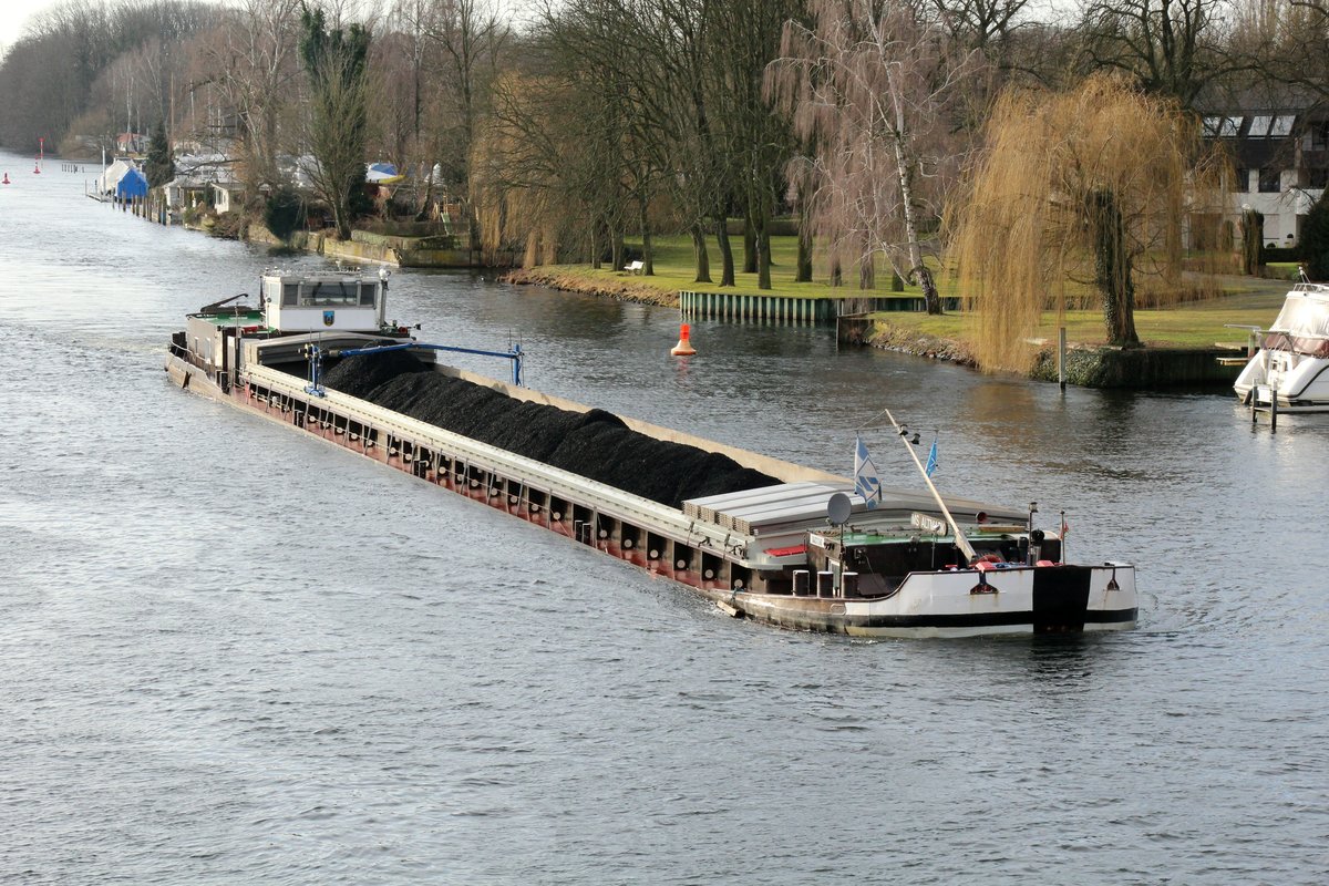 GMS Altmark (04031260 , 80 x 8,20m) am 24.01.2018 auf der Havel in Berlin südlich der Freybrücke auf Bergfahrt.