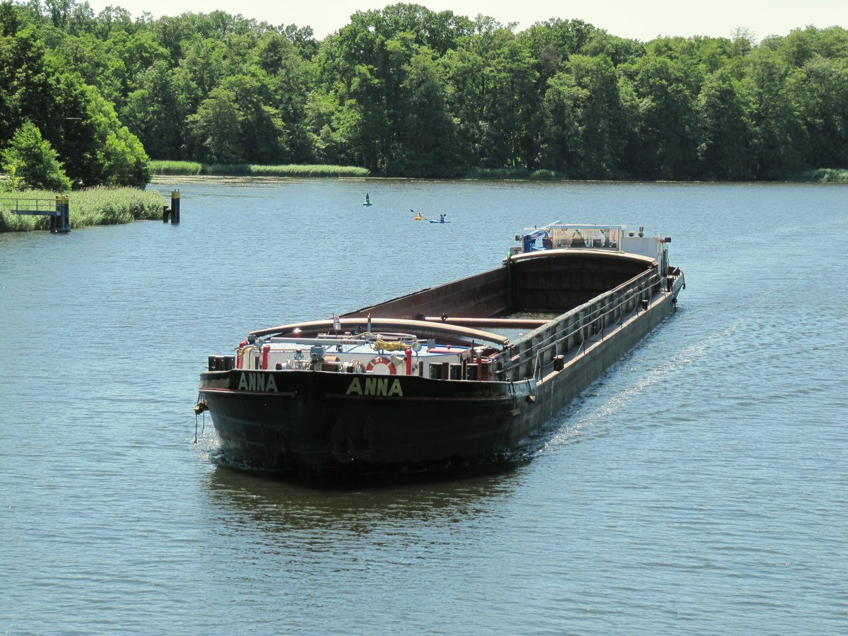 GMS ANNA (08348109 , 80 x 8,2m) am 23.06.2020 im LEHNITZSEE / ODER-HAVEL-KANAL / HAVEL-ODER-WASSERSTRASSE zu Berg vor der Schleuse Lehnitz.