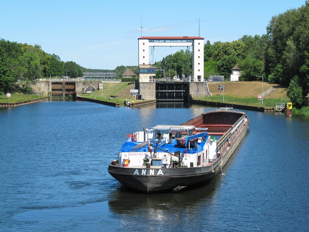 GMS ANNA (08348109 , 80 x 8,2m) am 23.06.2020 im Unterwasser der SCHLEUSE LEHNITZ / HAVEL-ODER-WASSERSTRASSE. 