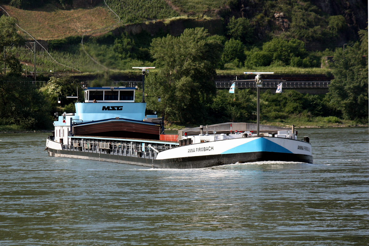 GMS Anna Firmbach (ENI:02326068) L.110m x B.10,50m T.2584 am 05.06.2019 auf dem Rhein zu Berg bei Oberwesel.