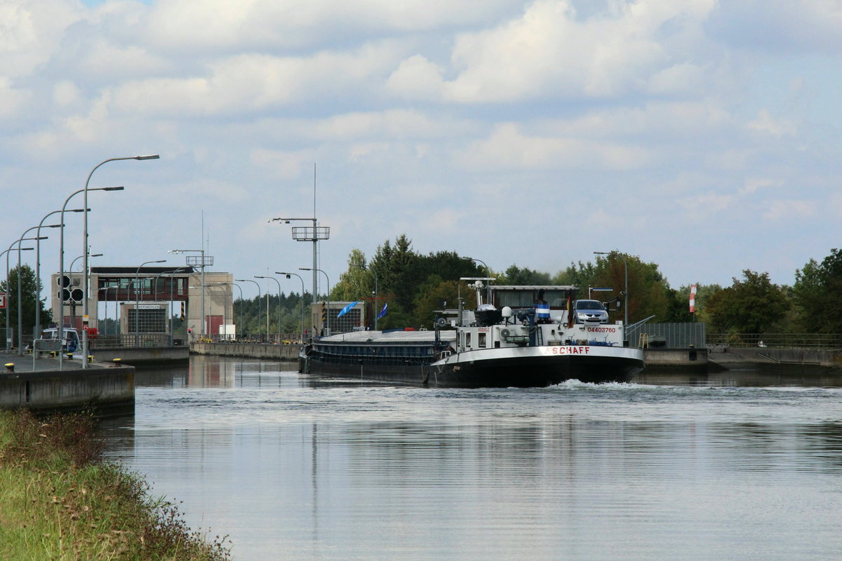 GMS Aschaff (04403760 , 105 x 10m) am 14.09.2019 bei der Einfahrt zur Talschleusung in die Schleuse Eckersmühlen / Main-Donau-Kanal.