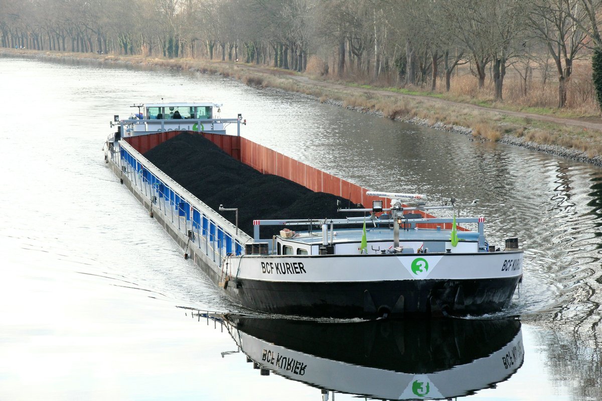 GMS BCF KURIER (02323146 ,99,85 x 9,5m) am 17.01.2021 im Sacrow-Paretzer-Kanal / UNTERE HAVEL-WASSERSTRASSE  zw. Schlänitzsee u. Marquardt auf Bergfahrt zur Spree in Berlin.