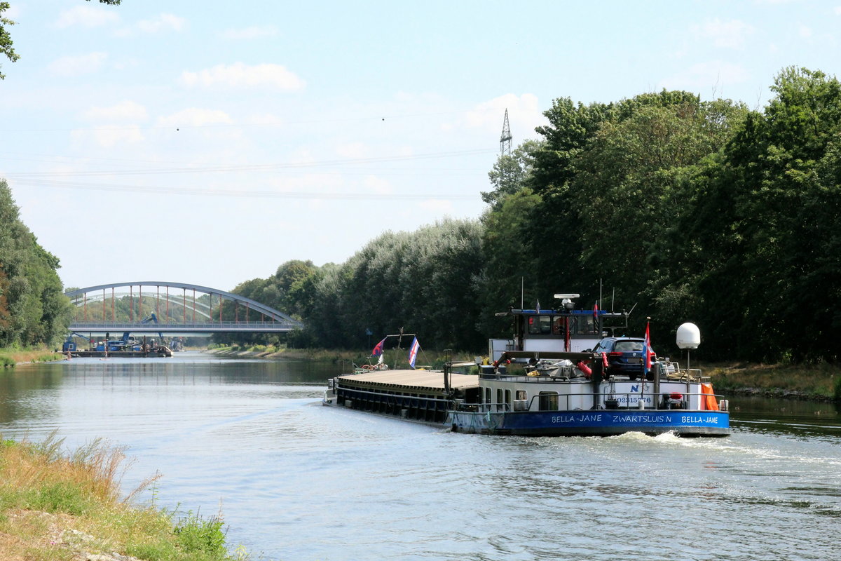 GMS BELLA-JANE (02315776 ,67 x 8,20m) am 17.08.2020 im SACROW-PARETZER-KANAL / UHW zw. Schlänitzsee u. Marquardt auf Bergfahrt.