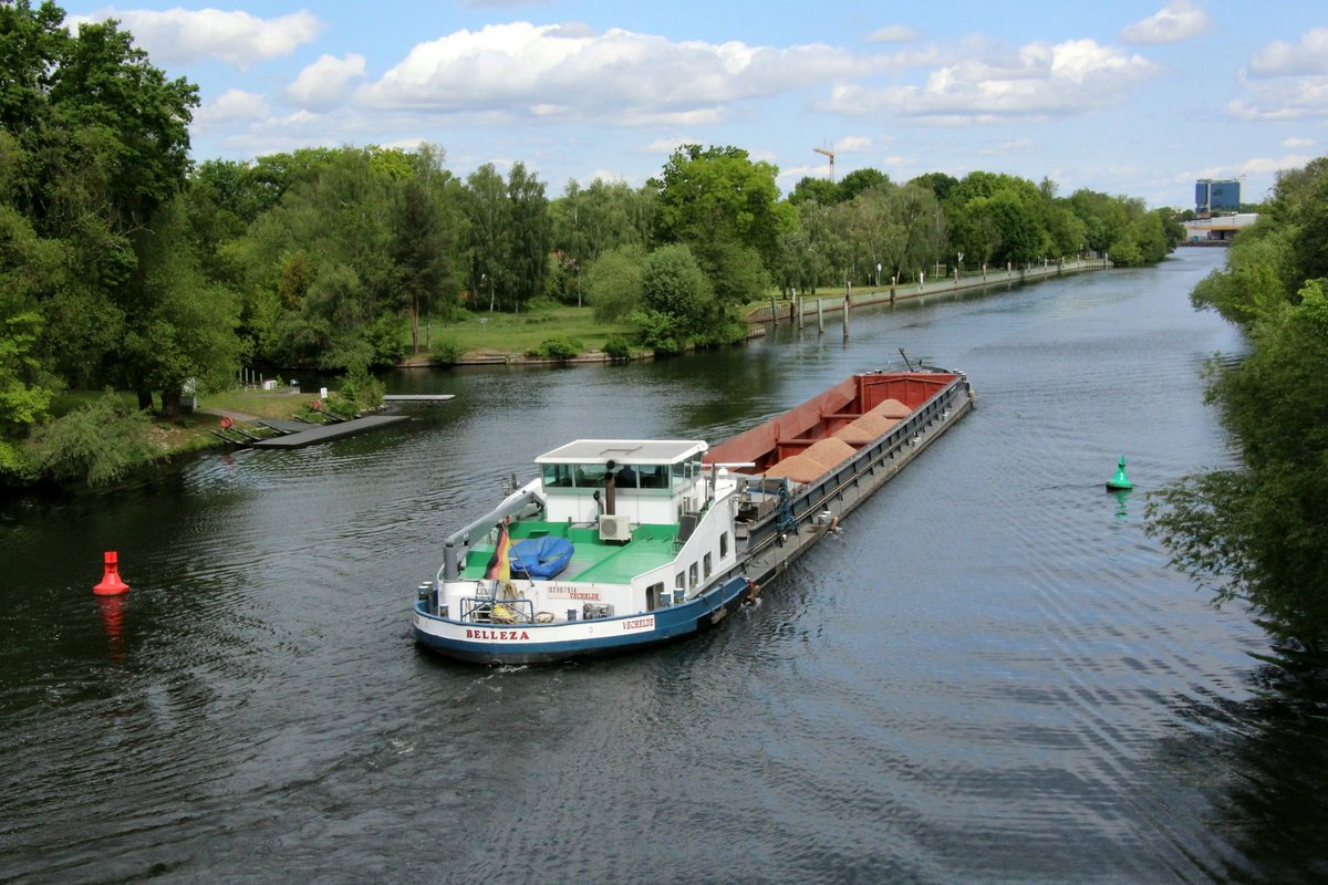 GMS BELLEZA (02307914 , 80 x 8,20m) hatte am 14.05.2020 die Freybrücke in Berlin-Spandau auf der Havel zu Berg unterquert.