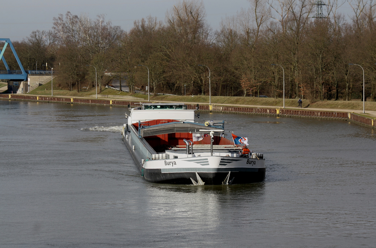 GMS BURYA (ENI:02322286) L.105 m B.10,50 m T 2305 Flagge Niederlande auf dem WDK am 20.01.2024 an der Schleuse Datteln.