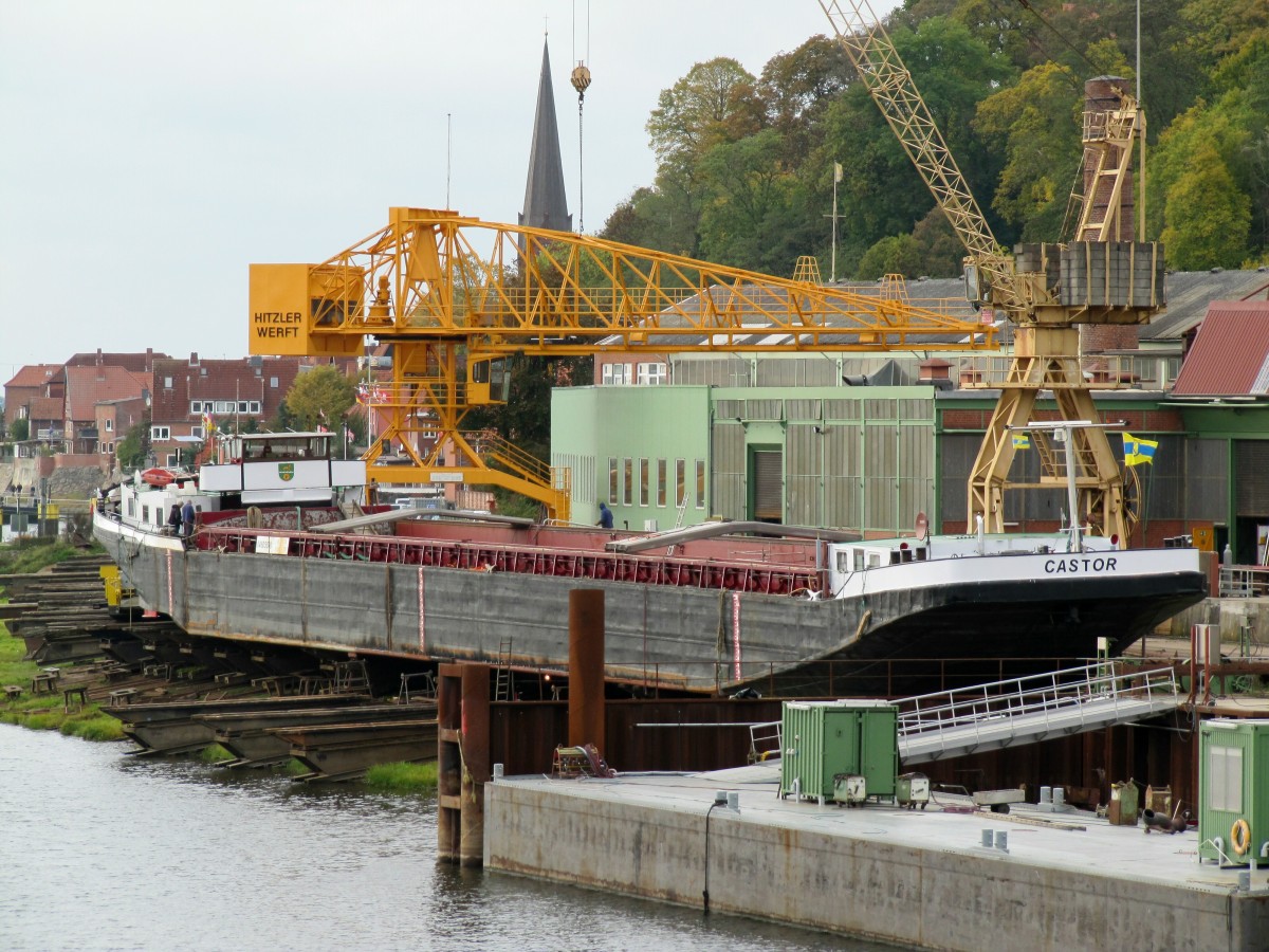 GMS Castor (04605000 , 85 x 9m) am 21.10.2015 auf Helling bei der Hitzler Werft in Lauenburg / Elbe.