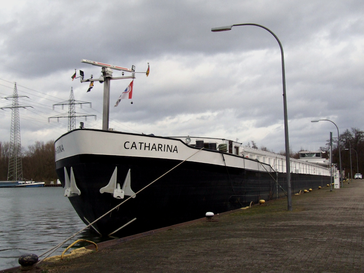 GMS CATHARINA (ENI:05501400) L.100 m B.9,50 m T 1990 Baujahr 1982 Flagge Deutschland am 28.12.2023 im Liegehafen Datteln.