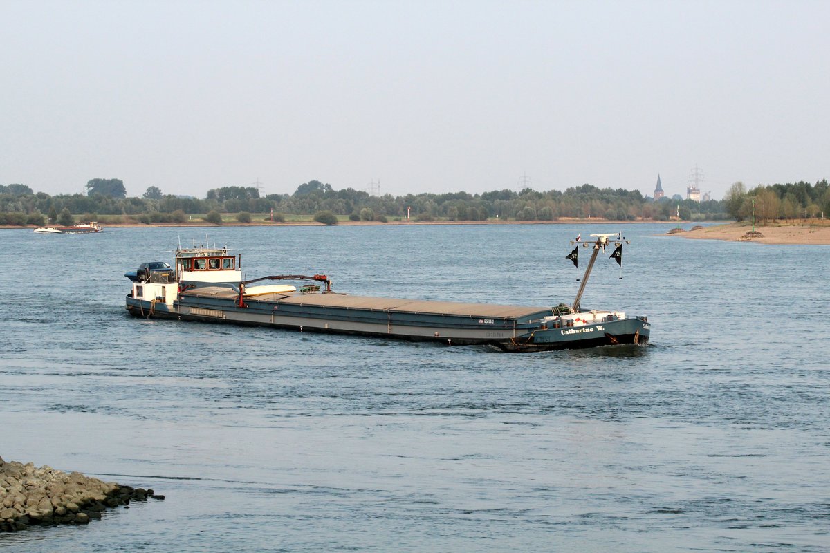 GMS Catharine W. (02312972 , 73 x 7,3m) am 05.07.2017 auf dem Rhein bei Rees auf Talfahrt.