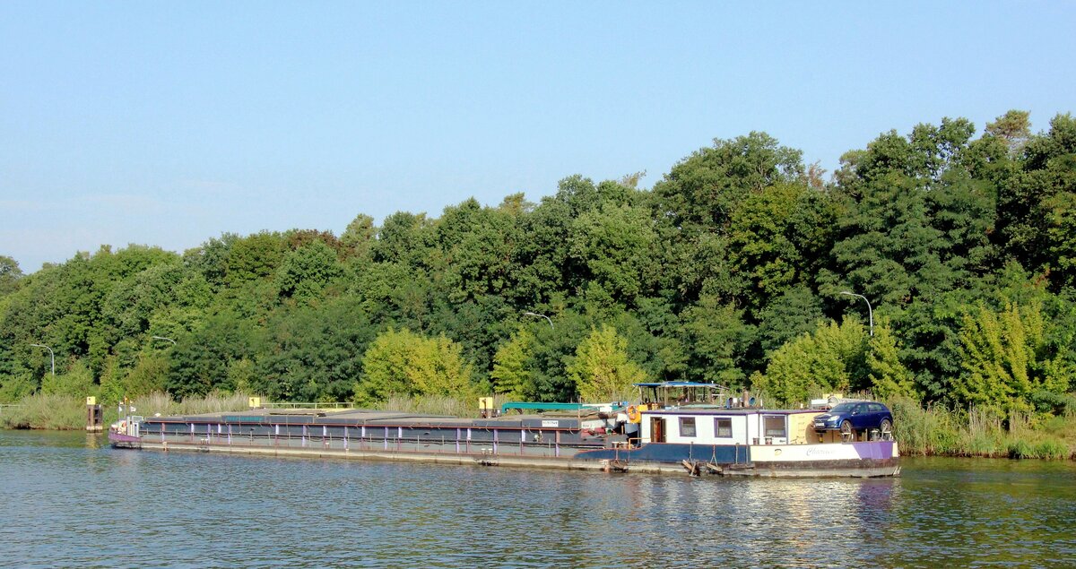 GMS  CHARLIEN  (04011900 , 79,30 x 8,27m) am 10.09.2021 im  ELBE-HAVEL-KANAL  vor der Schleuse Wusterwitz mit Fahrtrichtung Genthin.