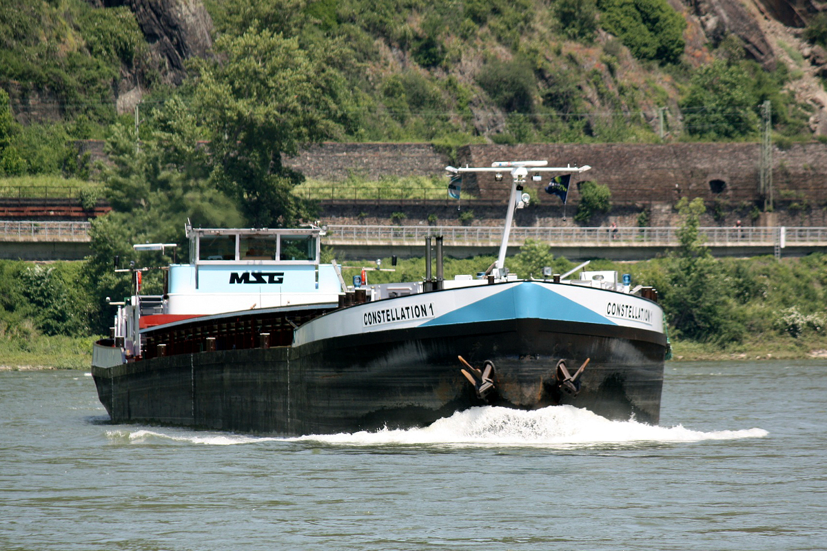 GMS Constellation 1 (ENI.02323373) L.105m x B.10,50m T.2469 am 04.06.2019 zu Berg bei Oberwesel.