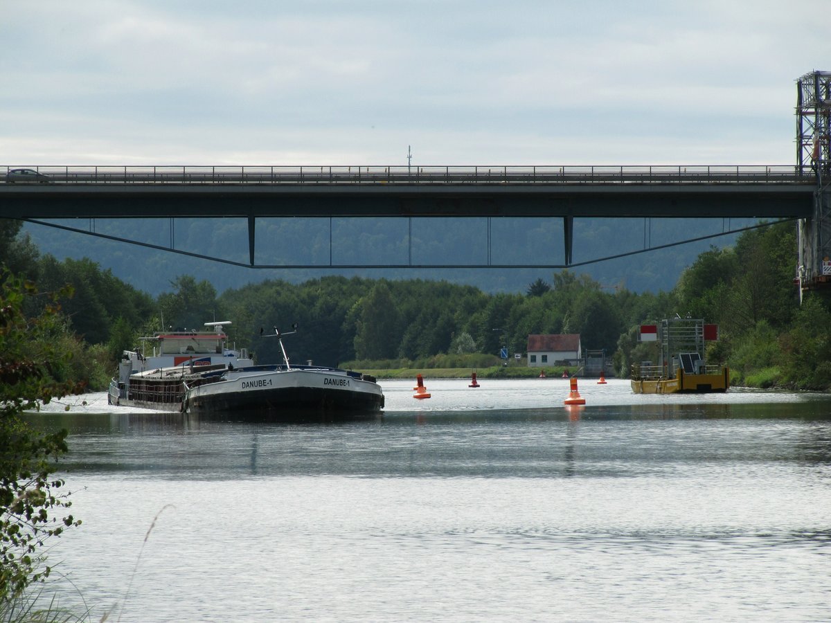 GMS Danube-1 (04603770 , 85 x 8,20m) am 12.09.2019 im Main-Donau-Kanal beim Unterqueren der Strassenbrücke St2393 zw. Beilngries und Gösselthal auf Bergfahrt.