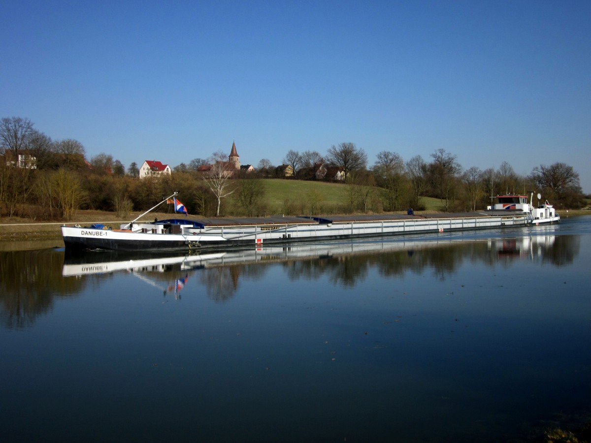 GMS Danube-1 (4603770 , 85 x 8,20m) am 18.03.2015 im Main-Donau Kanal bei Heuberg mit Fahrtrichtung Schl. Eckersmühlen. Das GMS befindet sich dort auf der Wasserscheibe Rhein/Donau.