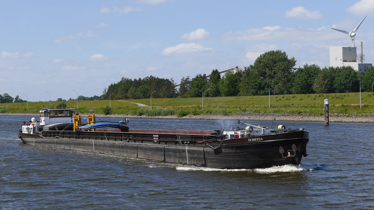 GMS DOMFEELS, Magdeburg 04300890 im unteren Schleusenkanal Geesthacht die Elbe zu Berg (1), 10.06.2016
