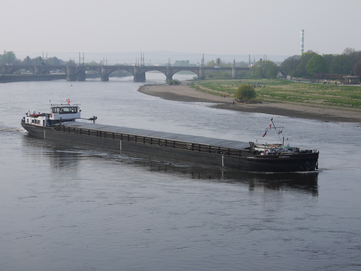 GMS DOMFELS, Magdeburg, Baujahr 1957, (ex Karakal, ex Delme), ENI 04300890 die Elbe zu Berg zwischen Marienbrücke und Augustusbrücke; Dresden, 06.04.2014
