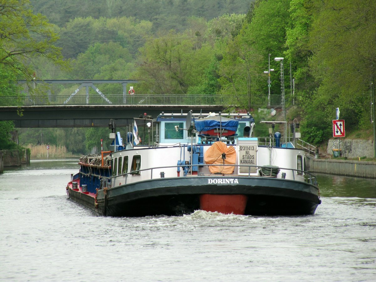 GMS Dorinta (02311413 , 67 x 8,20m) am 29.04.2020 im Teltowkanal in Berlin-Kohlhasenbrück auf Talfahrt.
