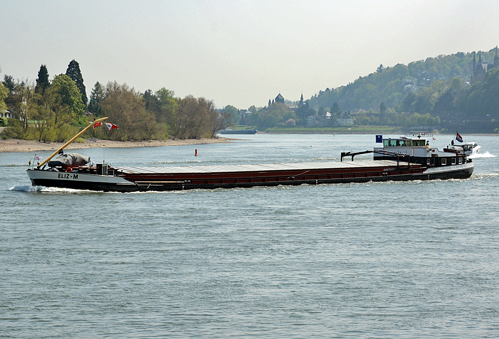 GMS  ELIZ M  auf dem Rhein bei Unkel - 12.04.2014