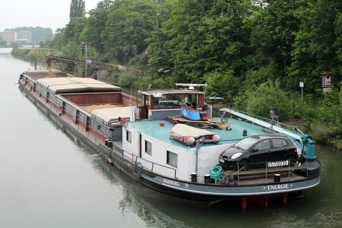 GMS Energie (05110030 , 85 x 9,20m) lag am 27.05.2016 bei Beddingen im Stichkanal Salzgitter und wurde mit Getreide beladen.