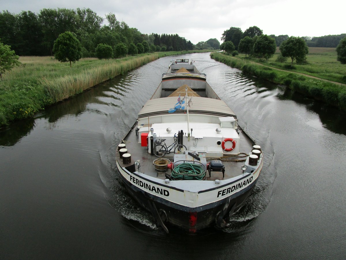 GMS Ferdinand (04001730 , 80 x 8,20m) am 06.06.2019 im Elbe-Lübeck-Kanal auf Talfahrt bei Berkenthin.