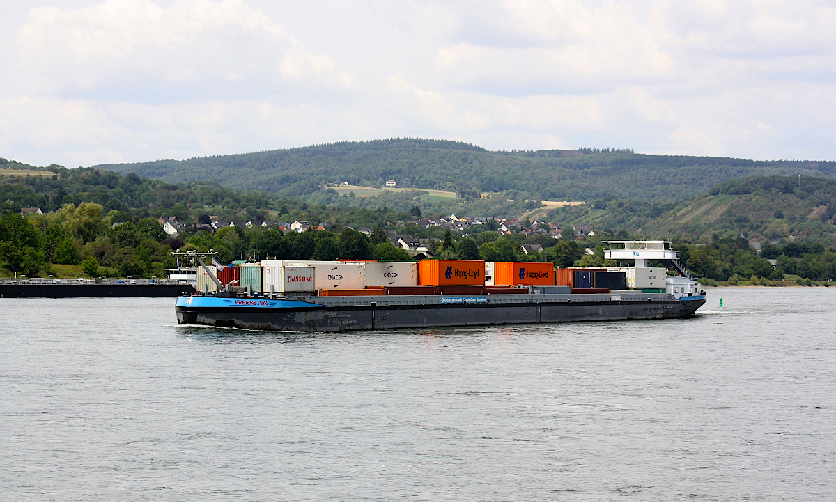 GMS FREIENSTEIN (ENI:02333677) Flagge Schweiz L.135m B.14,35m T 4044 am 19.07.2020 auf dem Rhein zu Berg in Braubach.