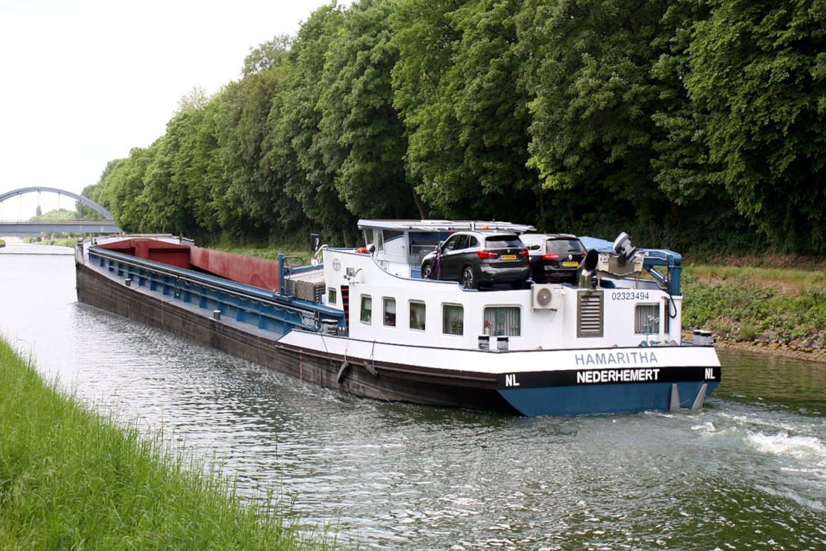 GMS HAMARITHA (ENI:02323494) L.86 m B.9,50 m T 1702 TEU 54 Flagge Niederlande auf dem RHK am 13.05.2022 zu Tal in Datteln.