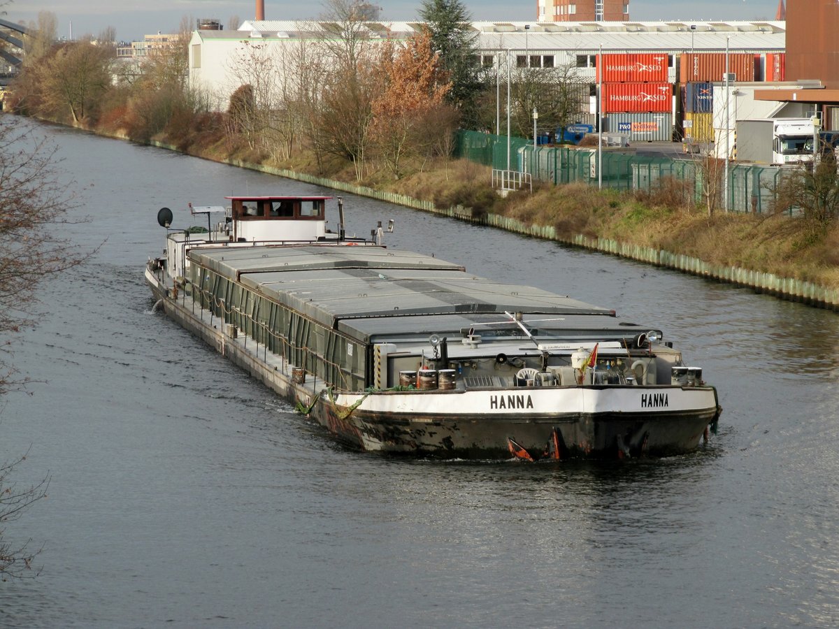 GMS Hanna (05109340 , 67 x 8,18m) am 14.01.2020 im Britzer Verbindungskanal Höhe Jacobs-Werke auf Bergfahrt.