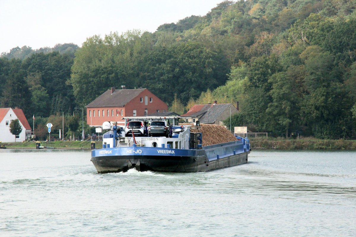 GMS HE-JO (02320603 , 85 x 9m) am 30.09.2020 im Nassen Dreieck / DORTMUND-EMS-KANAL / MITTELLANDKANAL. Das GMS fuhr vom DEK nach Steuerbord in den MLK.