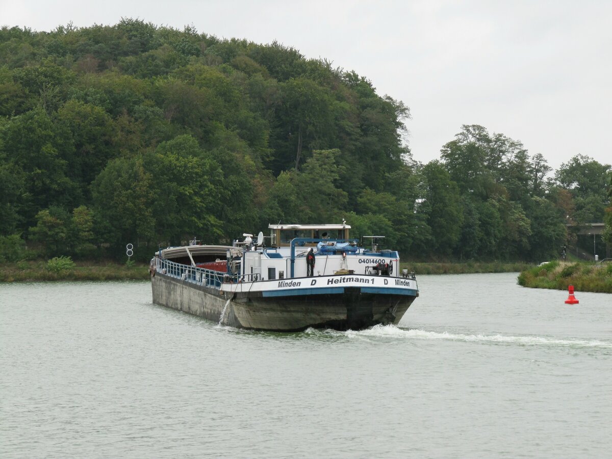 GMS  HEITMANN 1  (04014600 , 80 x 8,20m) bog am 26.09.2022 im Nassen Dreieck , vom DORTMUND-EMS-KANAL  zu Tal kommend , nach Steuerbord in den  MITTELLANDKANAL  zu Berg ab.