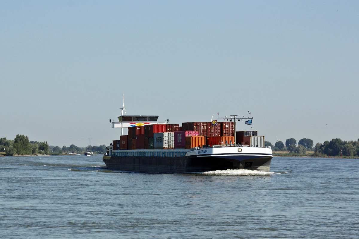 GMS IVERNIA (ENI:02331998) L.135m B.14,20m T 4322 Flagge Niederlande am 25.06.2020        
auf dem Rhein zu Berg in Xanten.   
