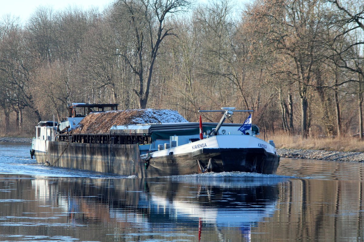 GMS Kavenga (04030980 , 65 x 8,2m) befuhr am 17.01.2017 den Sacrow-Paretzer-Kanal (UHW) zw.d. Göttinsee u.d. Schlänitzsee Höhe km 30 zu Berg Richtung Berlin.