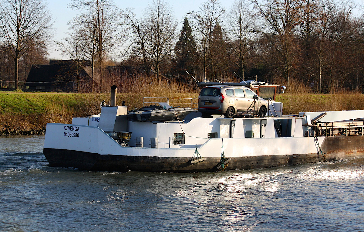 GMS KAVENGA (ENI:04030980) L.67m B.8,20m T 918 Aktuell mit neuem Heimathafen  Nijmegen / NL am 19.12.2020 auf dem WDK zu Berg in Datteln.