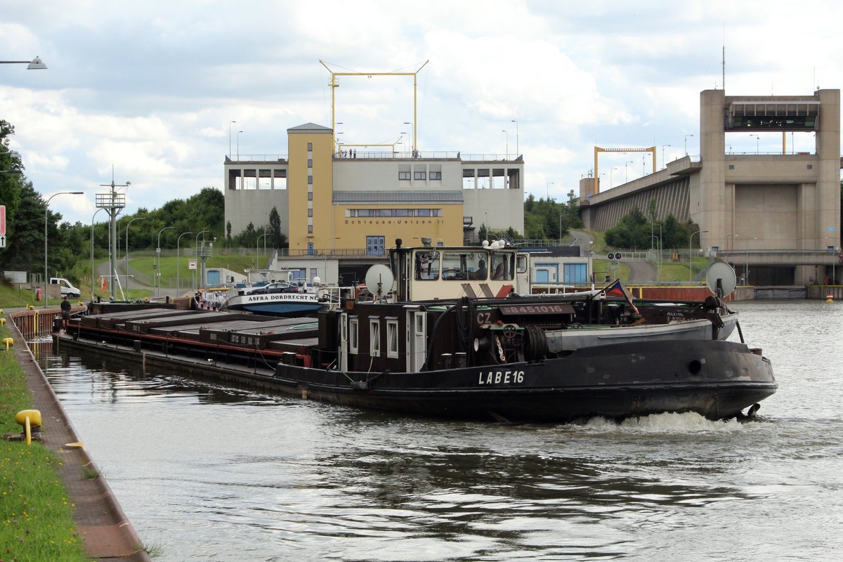 GMS LABE 16 (08451016 , 79,87 x 9,20m) legte am 19.07.2016 im Unteren Vorhafen der Schleuse Uelzen II ab um dem TMS Asfra (02321983) zur Bergschleusung zu folgen.