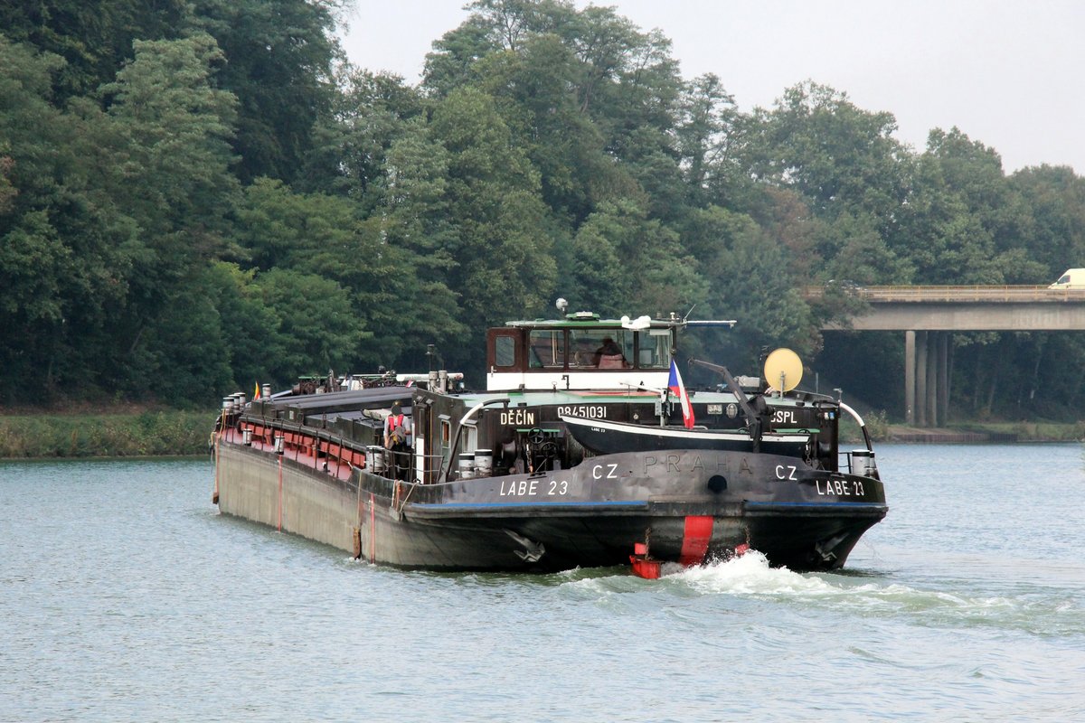 GMS  LABE 23  (08451031 , 79,98 x 9,22m) fuhr am 30.09.2020 , aus dem Dortmund-Ems-Kanal zu Tal kommend , bei km 0 in den  MITTELLANDKANAL  zu Berg ein.