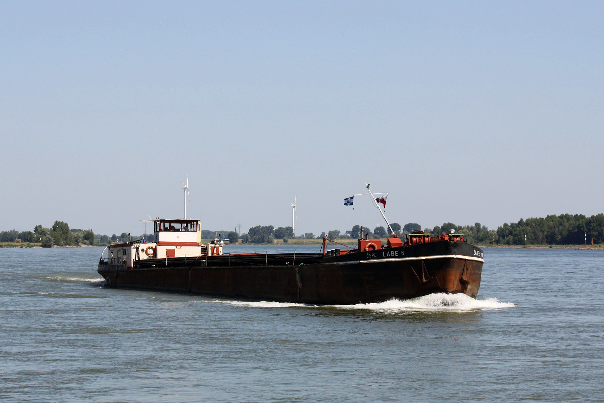 GMS LABE 6 (ENI:09551070) L.79,96m B.9,35m To.1164 Baujahr 1973 am 25.06.2020 auf dem Rhein zu Berg in Xanten.