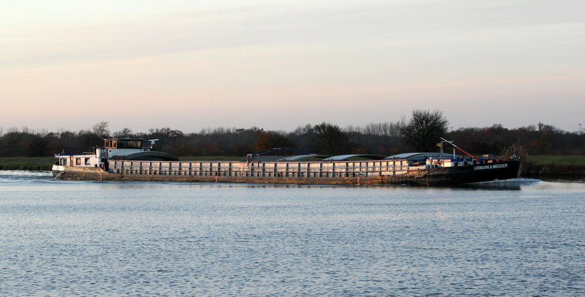 GMS Lidmann & Megger (04003840 , 80 x 8,20m) am 24.11.2016 auf dem Mittellandkanal im Schleusenbereich Rothensee gen  Osten  in Fahrt. 