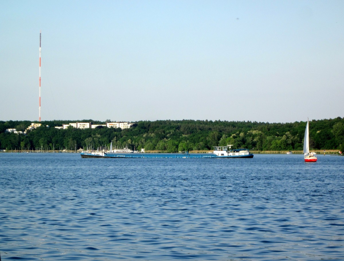 GMS Lodo (02312976 , 62 x 7,50) mußte am 22.05.2014 auf der Havel vor dem Pichelsdorfer Gmünd Ankern. Grund Bauarbeiten an der Freybrücke.  