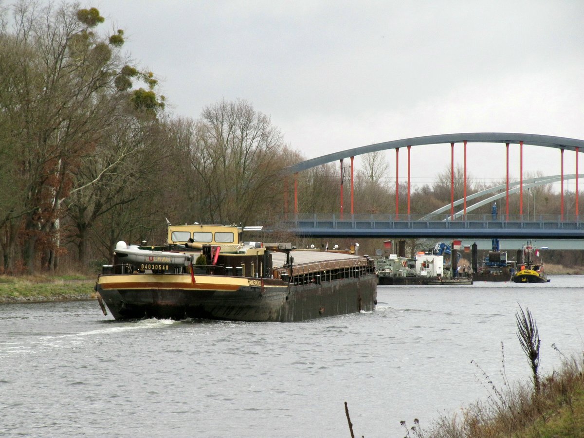 GMS Luckau (04030540 , 67 x 8,2m) näherte sich am 03.02.2020 der Wasserbaustelle im Sacrow-Paretzer-Kanal / UHW bei Marquardt zu Berg.