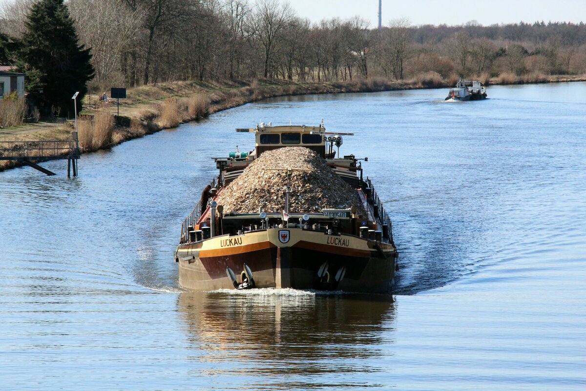 GMS  LUCKAU  (04030540 , 67 x 8,20m) am 07.03.2022 auf Bergfahrt im  ELBE-HAVEL-KANAL  Höhe Kader Schleuse.