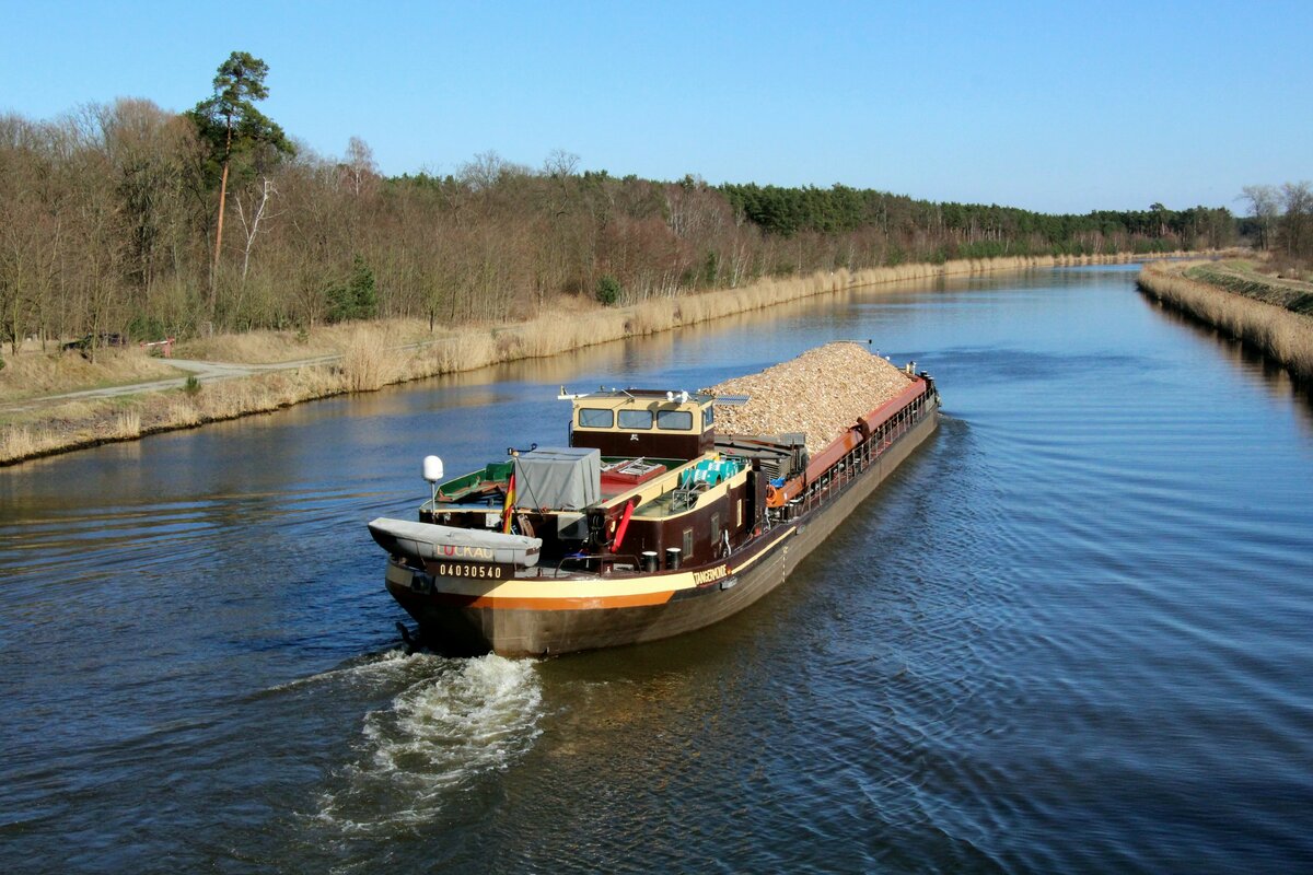 GMS  LUCKAU  (04030540 , 67 x 8,20m) am 07.03.2022 auf dem  ELBE-HAVEL-KANAL  zw. Kader Schleuse und der Schleuse Wusterwitz auf Bergfahrt nach Berlin.