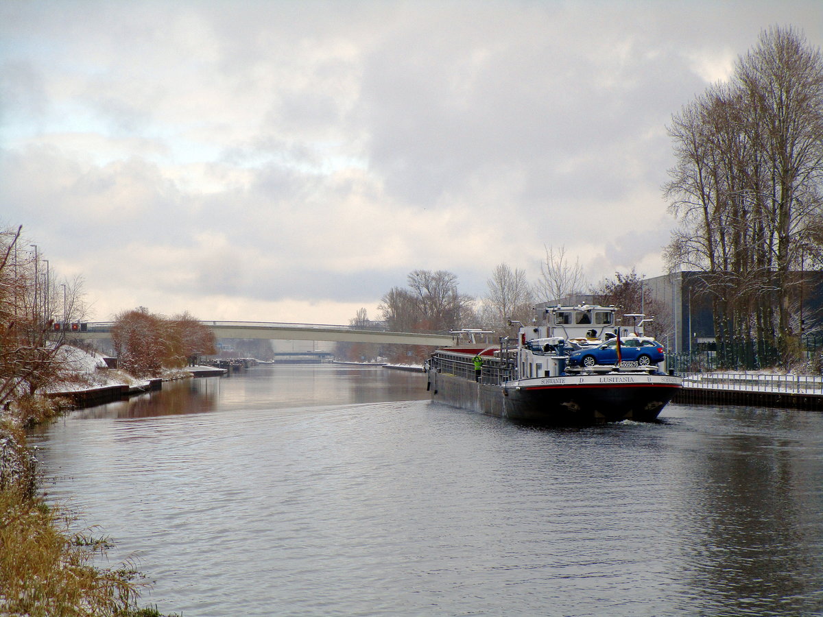 GMS  LUSITANIA  (04005670 , 80 x 8,2m) am 30.01.2021 im  WESTHAFENKANAL  zw. der Schleuse Charlottenburg und dem Berliner Westhafen auf Bergfahrt.