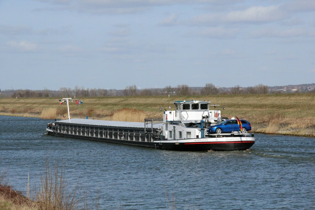 GMS  LUSITANIA  (04005670 , 80 x 8,20m) am 29.03.2022 im  ELBE-SEITENKANAL  Höhe km 109,.. auf Talfahrt.