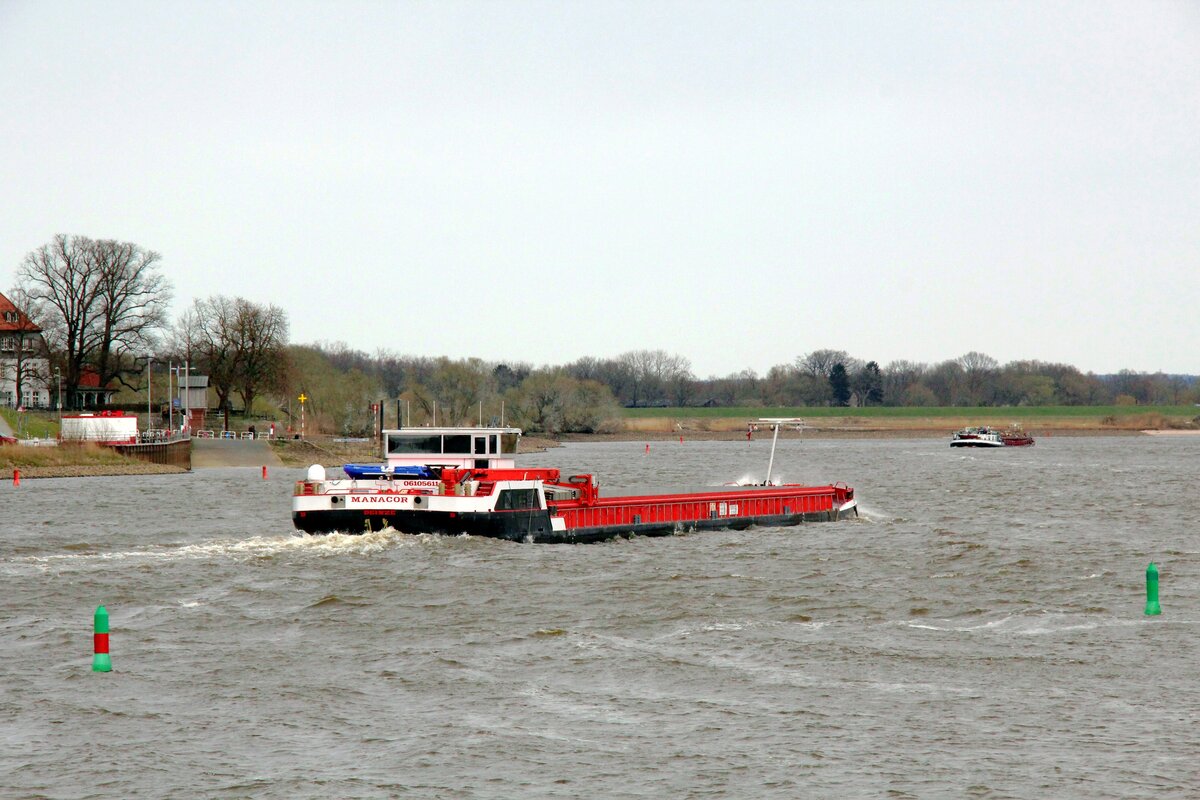 GMS  MANACOR  (06105611 , 84,95 x 9,6m) am 31.03.2022 auf  ELBE-Bergfahrt Höhe Hoopte / Zollenspieker. Voraus : GMS Tucana.