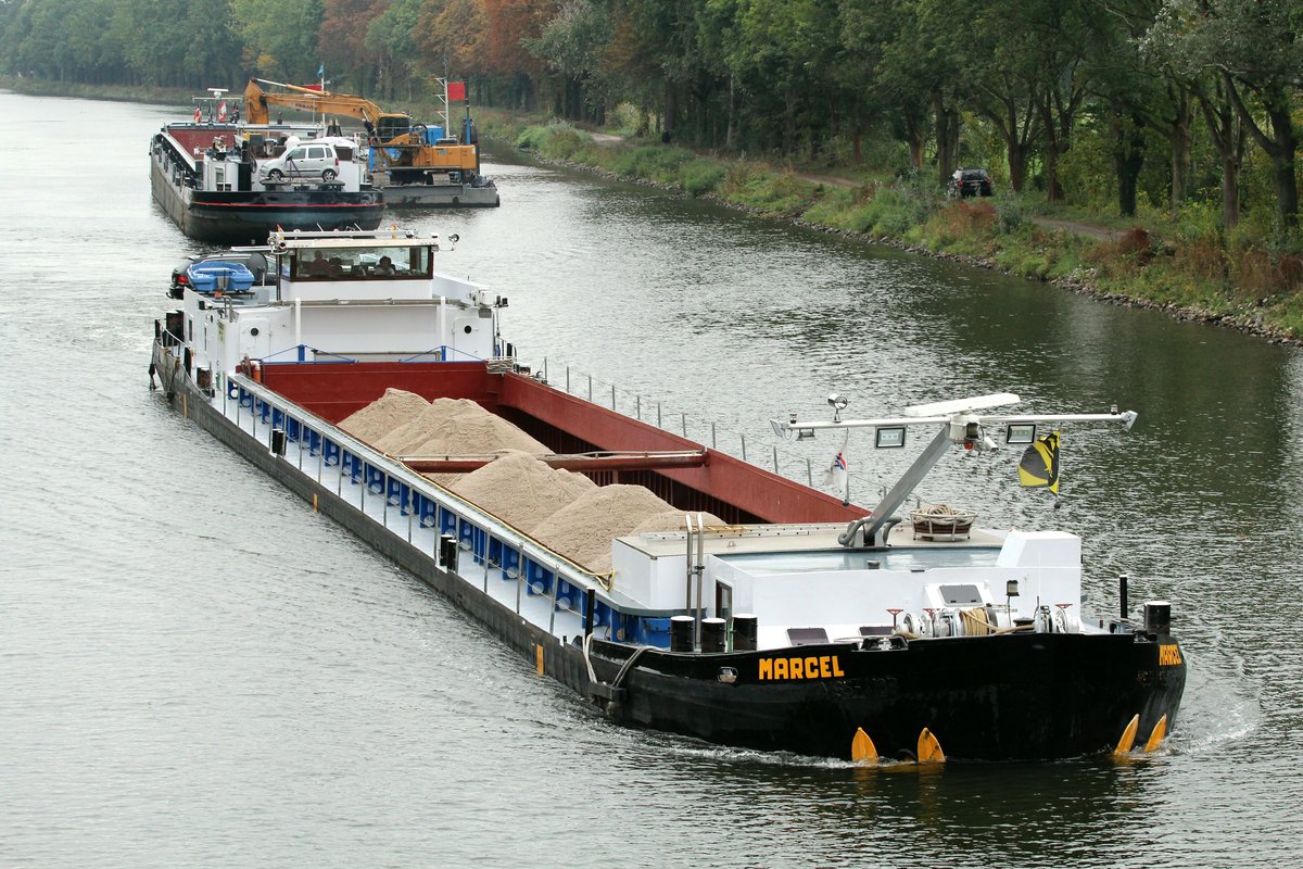 GMS Marcel , 04030900 , 66,84 x 8,19m , am 13.10.2016 im Sacrow-Paretzer-Kanal (UHW) zu Berg nach Berlin. Das sehr gepflegte GMS hatte gerade eine Wasserbaustelle am km 26 passiert.