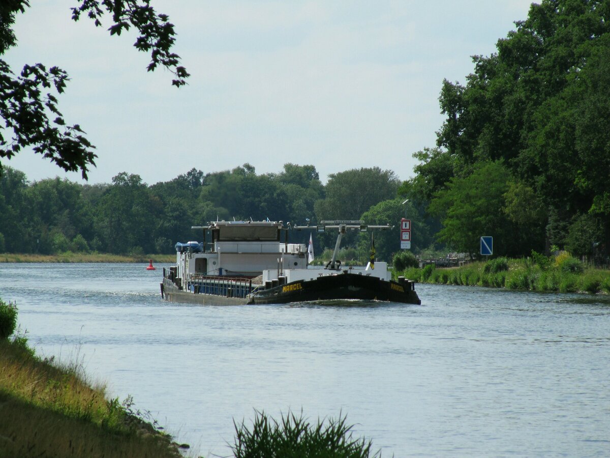 GMS  MARCEL  (04030900 , 66,84 x 8,19m) am 05.07.2022 im  Sacrow-Paretzer-Kanal /  UNTERE-HAVEL-WASSERSTRASSE  Höhe Schlänitzsee auf Bergfahrt.