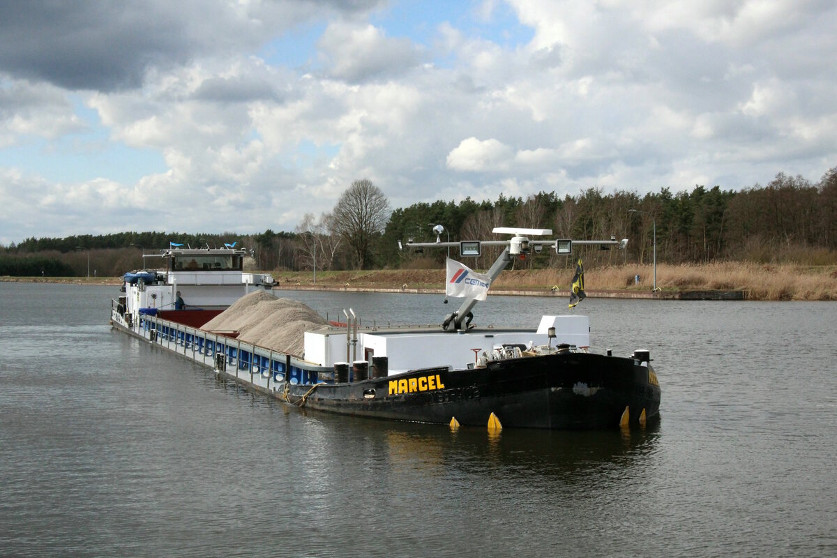 GMS  MARCEL  (04030900 , 66,84 x 8,19m) wartete am 23.03.2023 auf die Schleusung in der Südkammer der Schleuse Wusterwitz /  ELBE-HAVEL-KANAL  im Oberwasser.