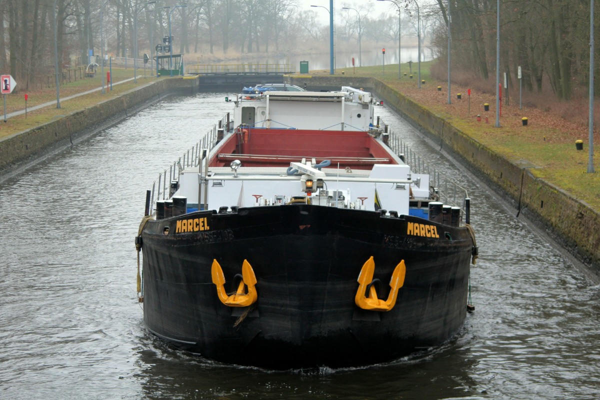 GMS Marcel (ENI 04030900 , 66,84 x 8,19m) am 10.03.2015 nach der Talschleusung in der Schleuse Garz (UHW / Havel) bei der Ausfahrt.